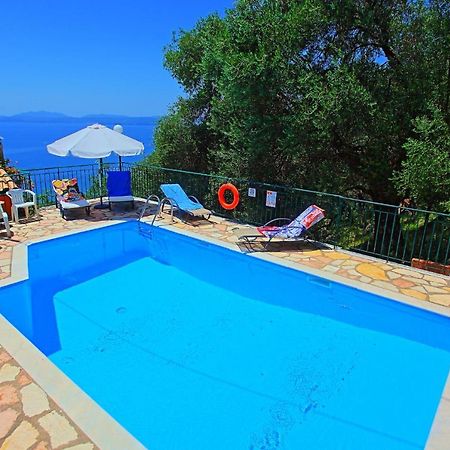 Seaview Calypso Villa Nisaki  Exterior photo