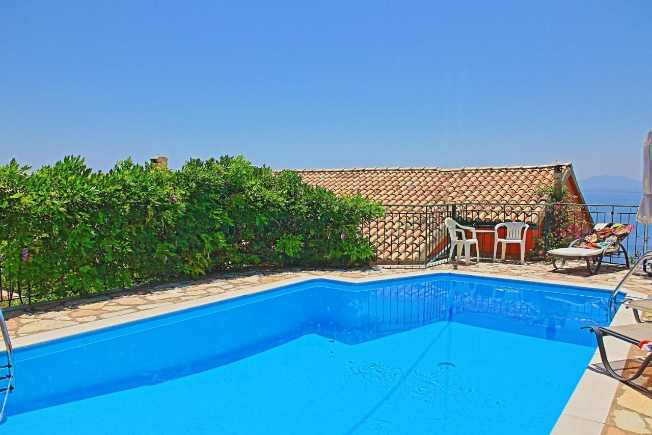 Seaview Calypso Villa Nisaki  Exterior photo