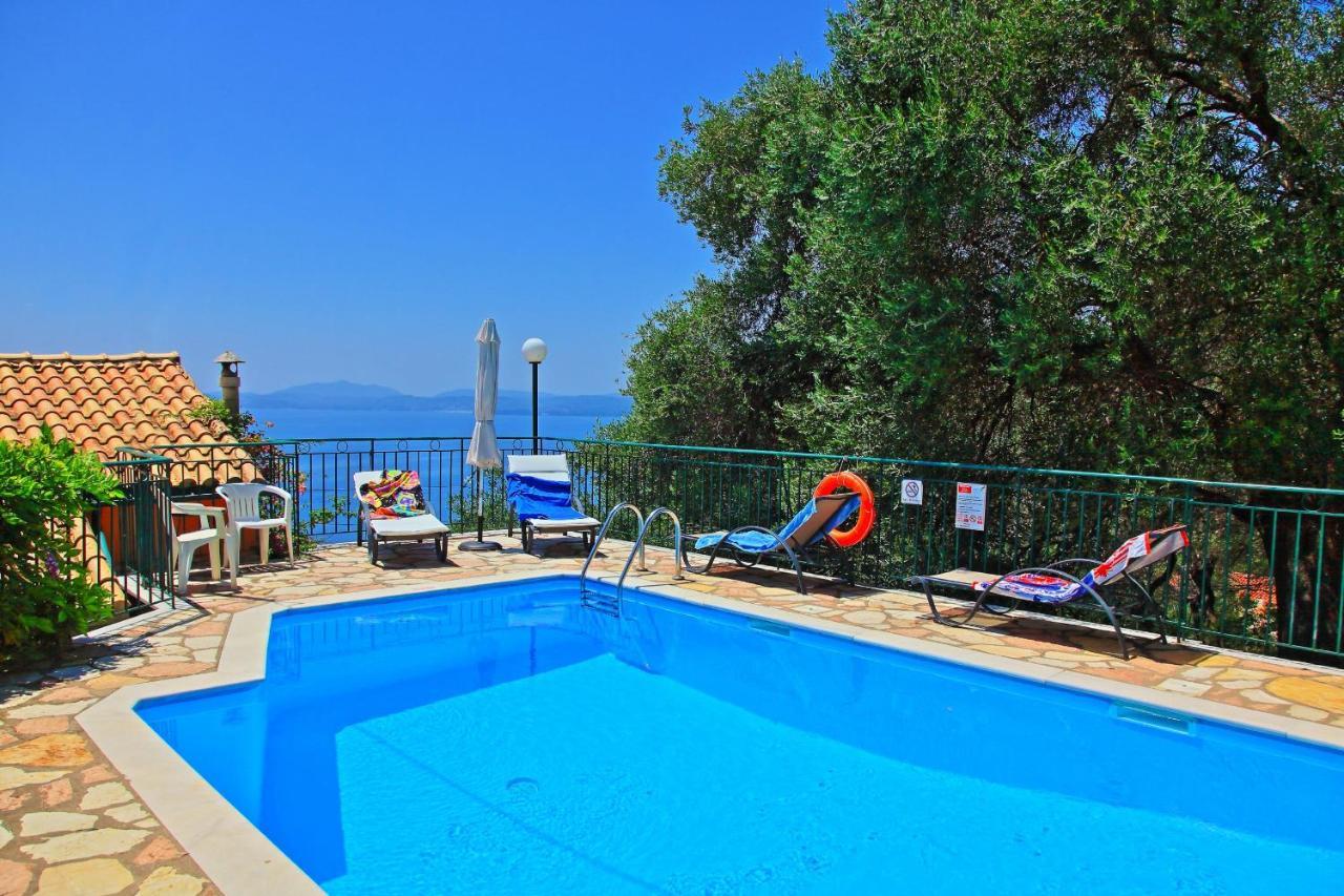 Seaview Calypso Villa Nisaki  Exterior photo